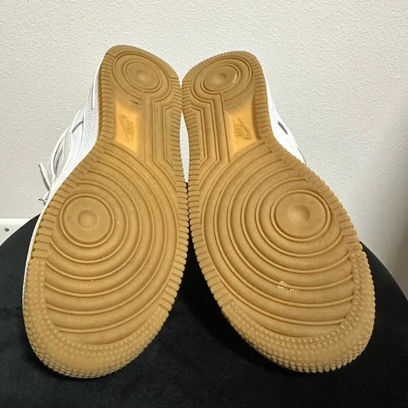 Nike Air Force 1 High Size 6.5 - Picture 2 of 8